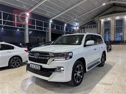 تۆیۆتا لاند کروزەر